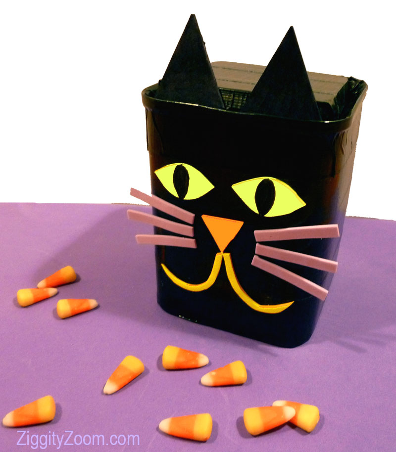 Cat candy container