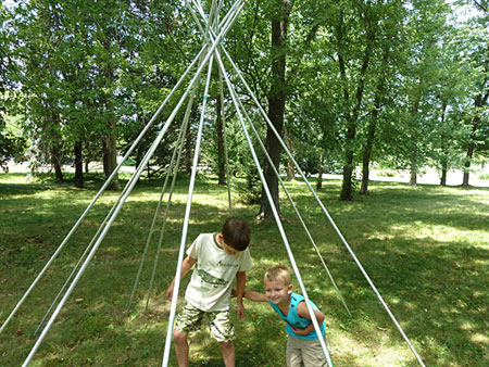 outdoor teepee for kids