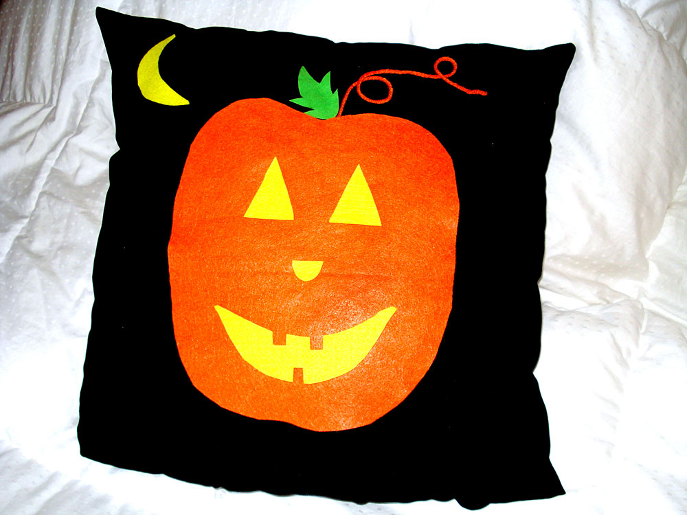 DIY Halloween pillow